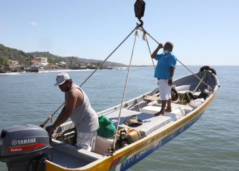 Comerciantes y pescadores salvadoreños esperan elevar sus ventas este fin de año
