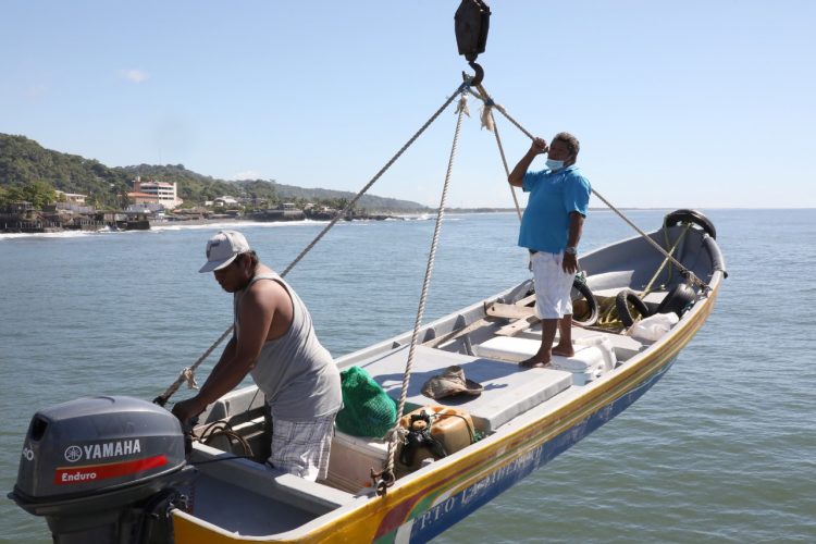 La pesca artesanal del paísse vio afectada por las tormenta Eta e Iota. FOTO/ Roberto Flores.