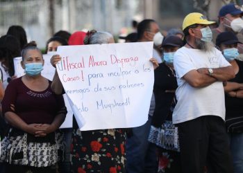 Vendedores de San Salvador continúan manifestándose contra FGR y alcalde Muyshondt