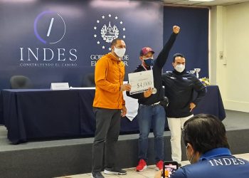 Yuri Rodríguez recibió premio en metálico por su medalla de plata