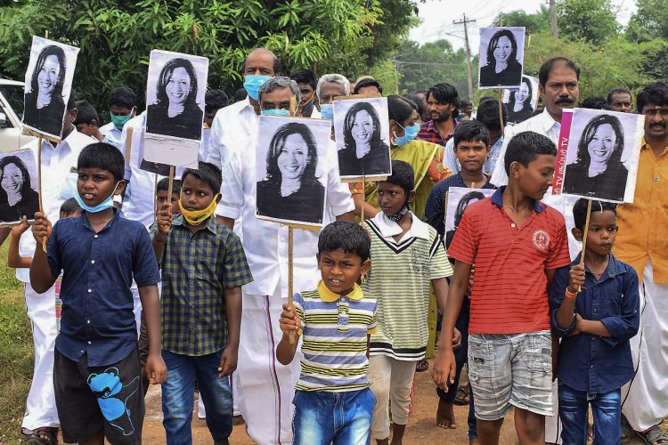 Festejo indú por triunfo de Kamala Harris, Foto/ AFP