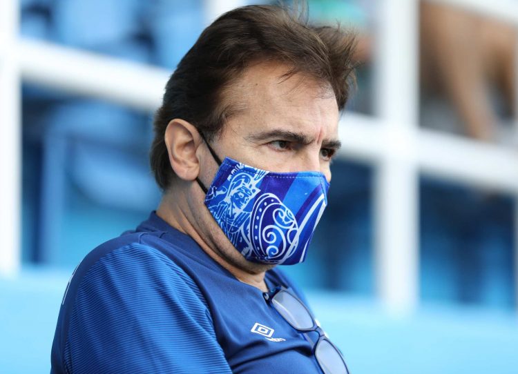 Carlos De los Cobos en el juego del domingo entre Alianza y Chalatenango. Foto Huber Rosales.
