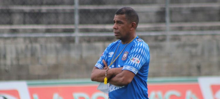 Mario Meza Mayén era el asistente técnico de Hugo Coria. Cortesía Águila