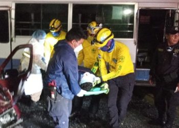 Fuerte accidente de tránsito en las cercanías de la alcaldía de San Salvador