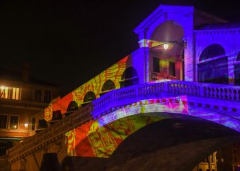 Fotos: Luces de Navidad en una Venecia abandonada por el turismo debido a la pandemia