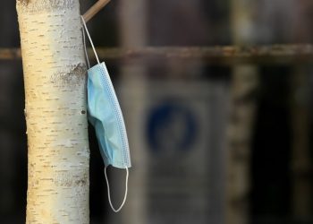 Alemania decreta cuarentena parcial por COVID-19