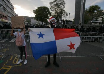 Panamá extiende cuarentena total por explosión de casos de COVID-19