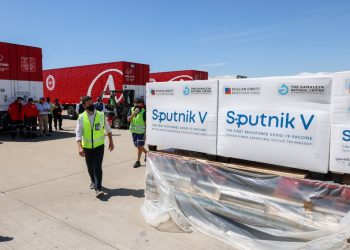 Llega a Argentina primer lote de 300 mil vacunas Sputnik V contra la COVID-19