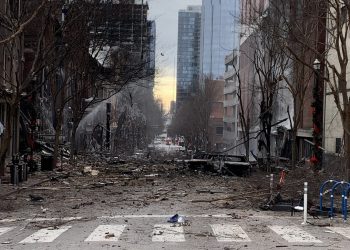 «Evacúen ahora, hay una bomba», una caravana explota en Nashville tras una misteriosa cuenta atrás