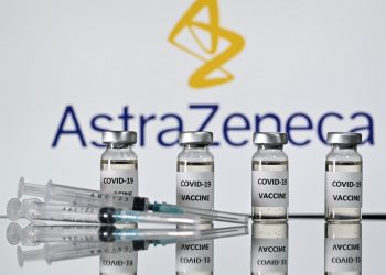 Reino Unido se convierte en el primer país en aprobar vacuna de AstraZeneca