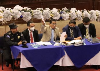 Abogados aseguran que no hay delito para procesar penalmente a Arriaza Chicas