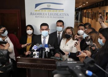 FGR presenta propuesta de ley de tráfico ilegal de personas