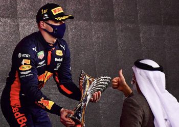 Max Verstappen resiste a los Mercedes para ganar el último Gran Premio de la temporada en Abu Dabi