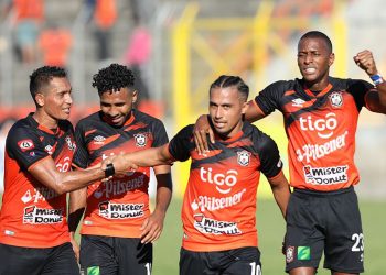 Águila sufrió para derrotar 2-1 a un Jocoro que dio batalla