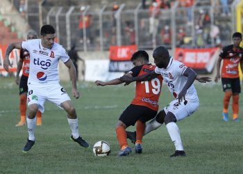Alianza busca cobrar revancha y derrumbar al Águila de la cima