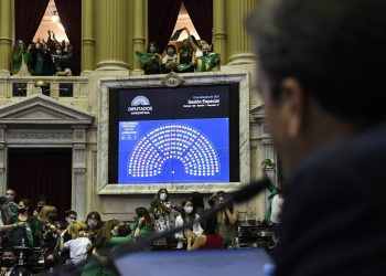 Senado decidirá si legaliza el aborto en Argentina