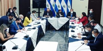 Asamblea no aprueba presupuesto y ARENA y FMLN amenazan con recortes en carteras