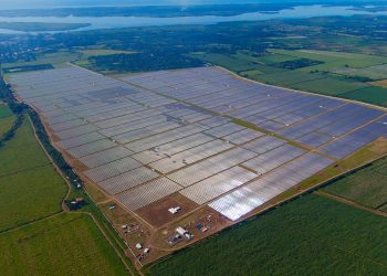 Empresa francesa Neoen SV invierte $133 millones en su segunda planta fotovoltaica en El Salvador