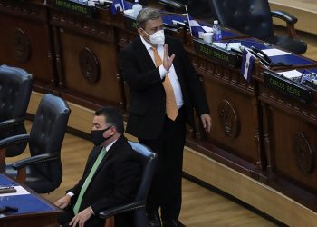 La riqueza del diputado Carlos Reyes genera críticas