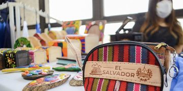 Conamype capacita a empresarios en comercio electrónico
