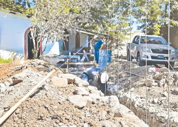 Construyen casa a persona con discapacidad, afectada por lluvias en El Salvador