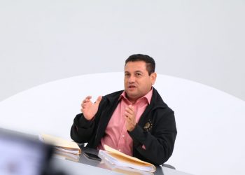 Ministro de Trabajo afirma que en alcaldía de San Salvador «se están apropiando del erario público»