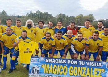 El Cádiz destacó el homenaje al Mágico González que se realizó en Houston