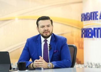 Gobierno de El Salvador plantea educación en línea a corto plazo