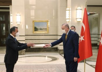 Embajador de El Salvador, Agustín Vásquez Gómez, entrega cartas credenciales a presidente de Turquía