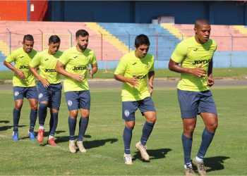 La dirigencia de FAS se pone al día con el salario del plantel