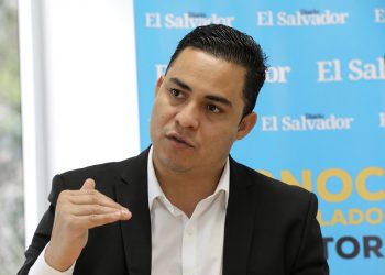 «Nuevas Ideas representa para mí la esperanza»: Henry Flores, candidato a alcalde de Santa Tecla