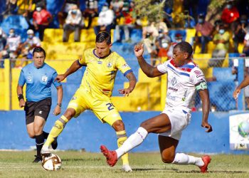 Limeño pierde gas, Firpo coge envión al ganar 2-1