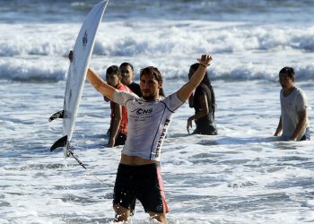 Bryan Pérez cerró con un triunfo en el Circuito Nacional de Surf
