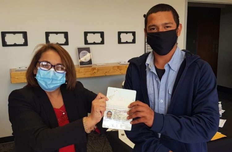 2,578 pasaportes han sido entregados a salvadoreños en EE. UU.