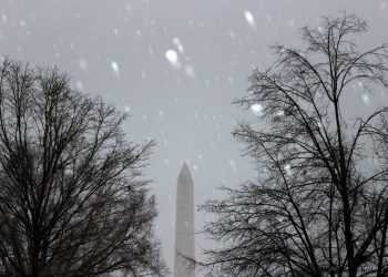Intensa tormenta de nieve amenaza costa este de EE. UU.