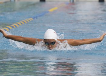Celina Márquez impuso su alto nivel en competencias de natación