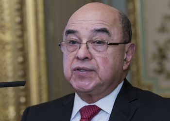 Presidente de la Corte Suprema de Justicia rechaza las restricciones en el aeropuerto de El Salvador