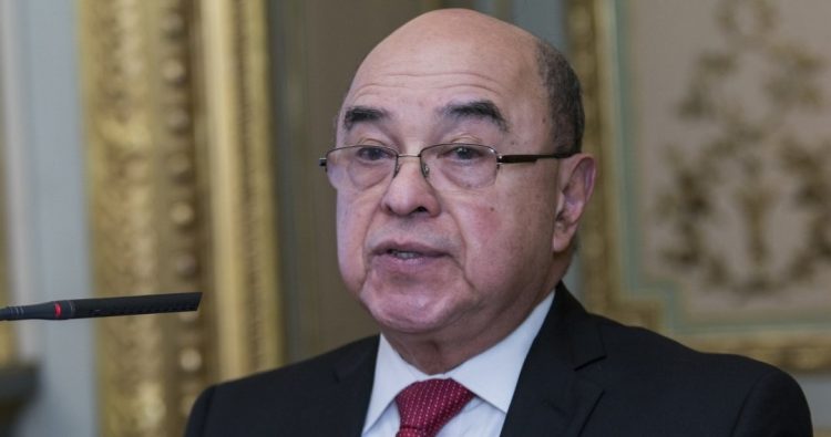 Presidente de la Corte Suprema de Justicia rechaza las restricciones en el aeropuerto de El Salvador