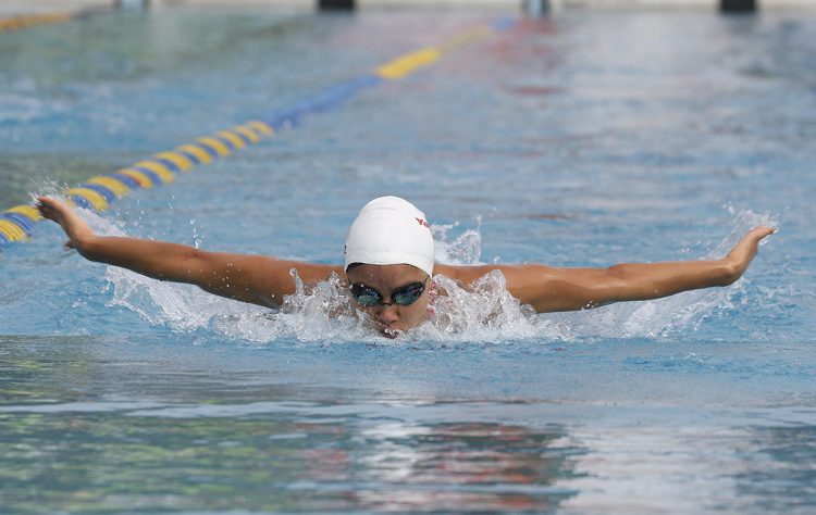 La nadadora Celina Marquez, impuso un nuevo récord nacional en los 200 metros mariposa, en el campeonato nacional de natación. Foto Huber Rosales.