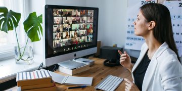 Zoom mantuvo a flote el mundo empresarial en 2020