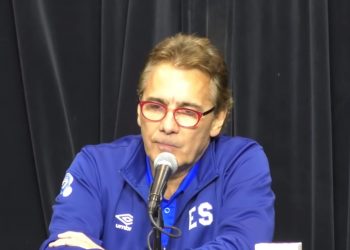 Fesfut evaluará continuidad de Carlos de Los Cobos al frente de la selección mayor