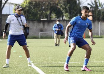 El delantero Marcus Velado ya tiene DUI y pasaporte salvadoreño