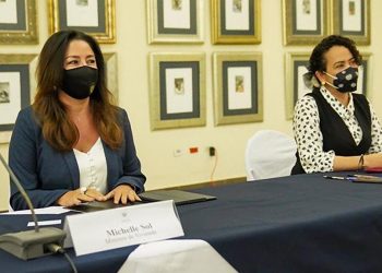 El Salvador muestra avance en participación de mujeres en la administración pública