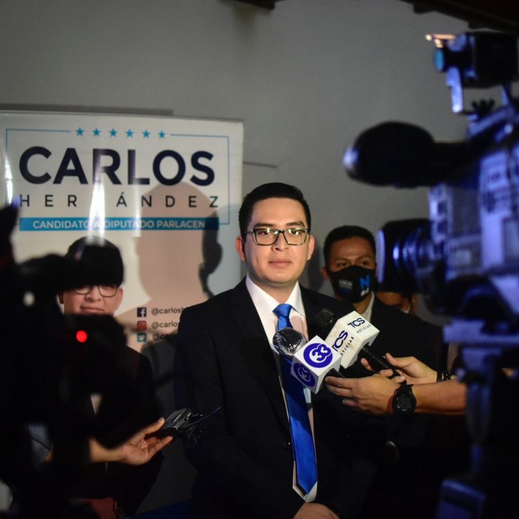Candidato a diputado de Nuevas Ideas, Carlos Hernández.