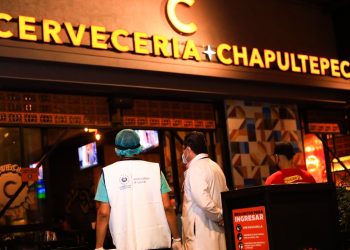 Verifican medidas de bioseguridad por COVID-19 en bares y restaurantes de Antiguo Cuscatlán