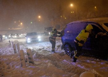 Fotos: Caos en las carreteras de España por una de las mayores nevadas de las últimas décadas