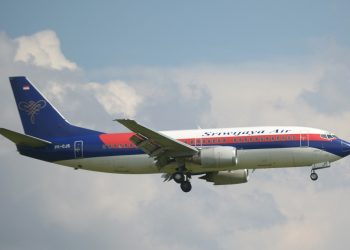 Desaparece avión de Indonesia con 62 personas abordo