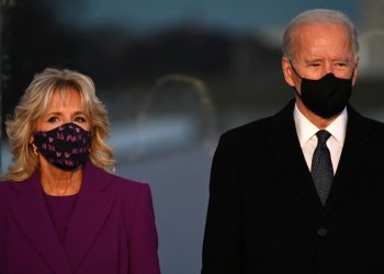 Joe Biden aterriza cerca de Washington para su investidura presidencial