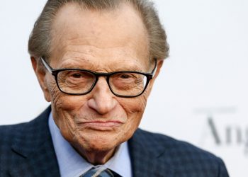Fallece Larry King, legendario presentador de televisión estadounidense, a los 87 años