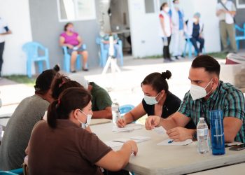 Desarrollan jornada médica para familias reasentadas en Ciudad Marsella